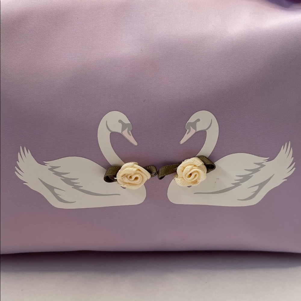 NWT ART CLASS Lavender Swan Cosmetic Pouch - Picture 2 of 5